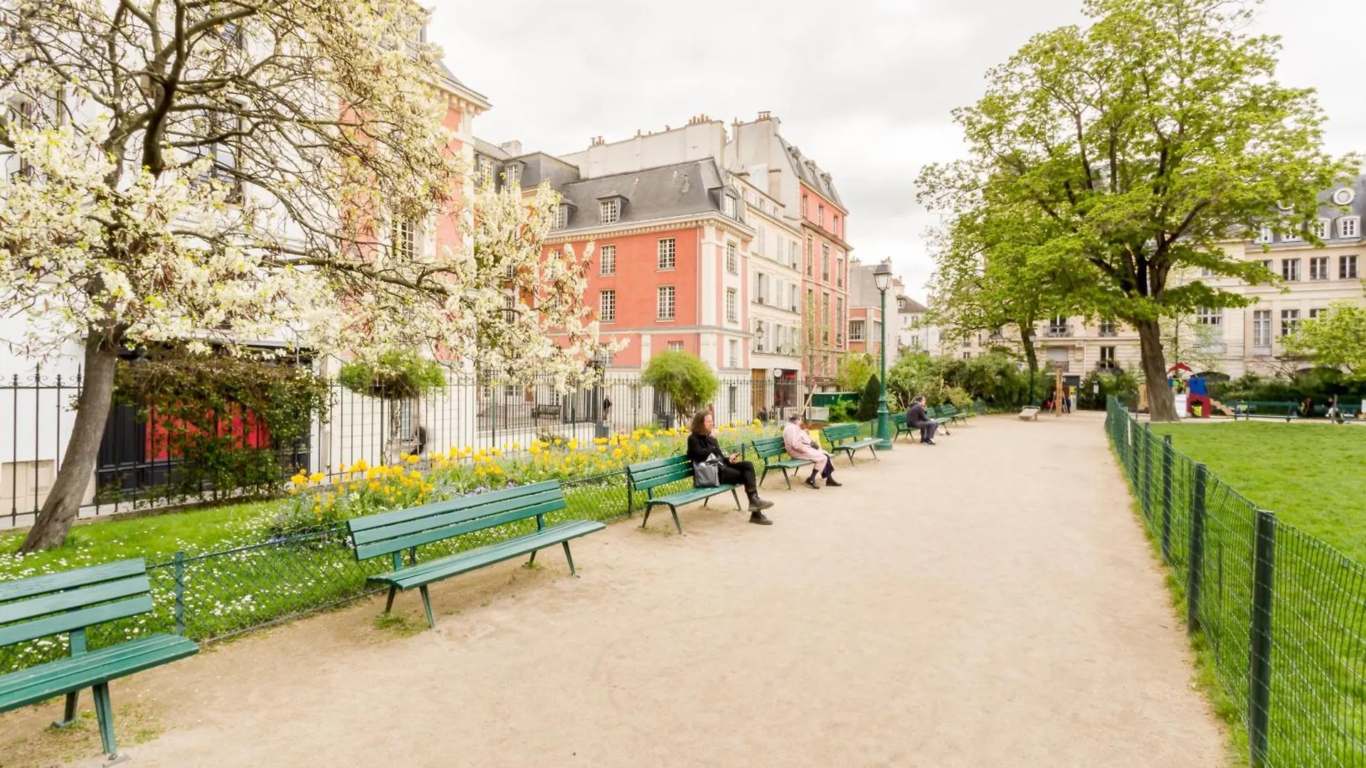 Marais Place Des Vosges Sevigne 파리