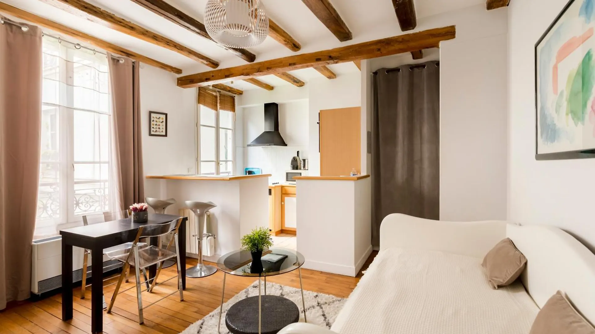 Marais Place Des Vosges Sevigne * 파리