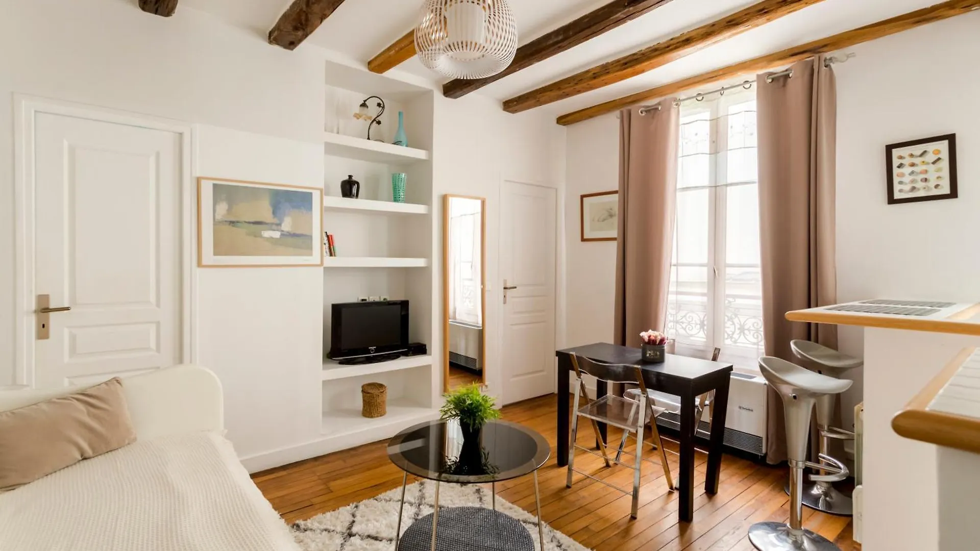 Marais Place Des Vosges Sevigne Apartment Paris