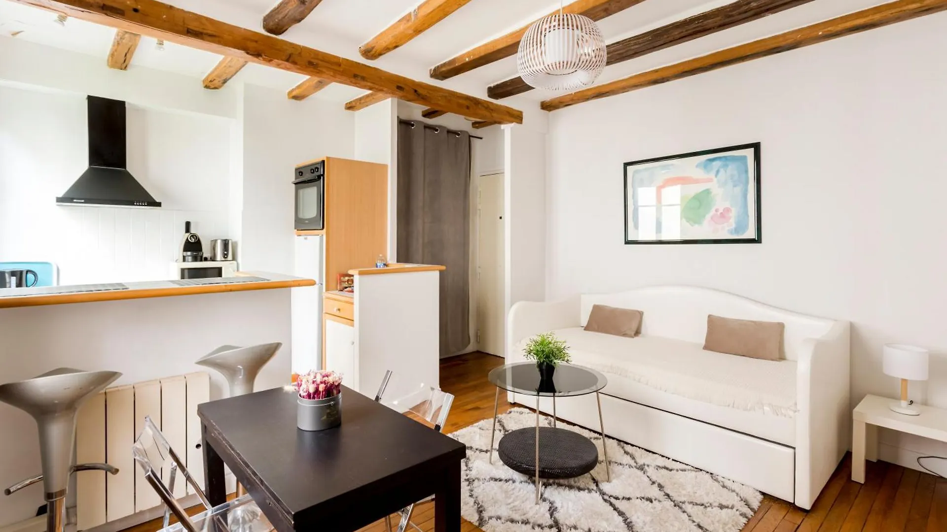 Apartment Marais Place Des Vosges Sevigne